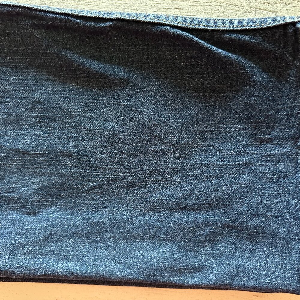 SOLD Levi's Men's 505 Regular Fit Denim Jeans - Barely Worn, Medium Wash - Picture 11 of 12